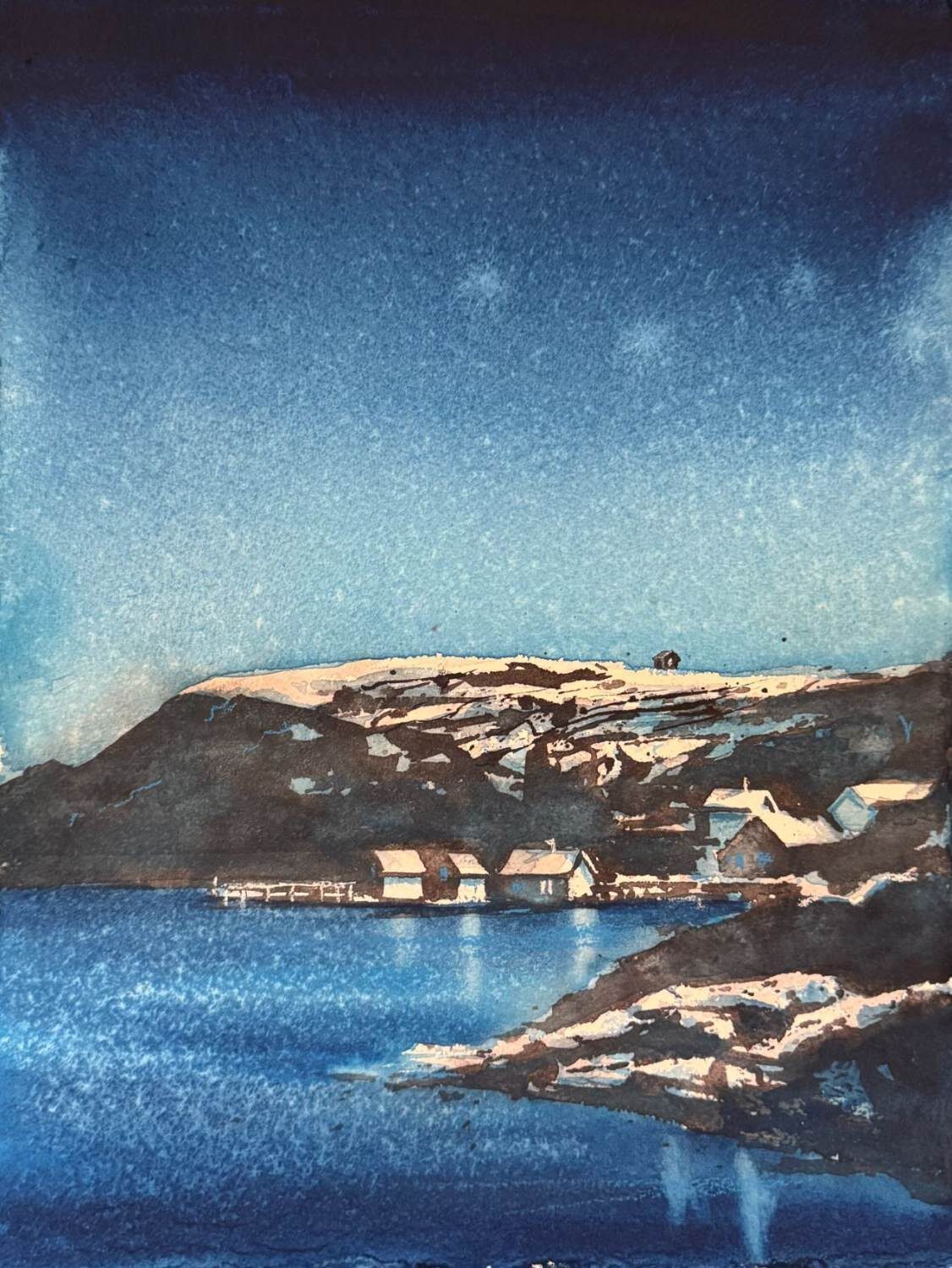 Vinterkust vid Heestrand med klippor och kallt ljus.